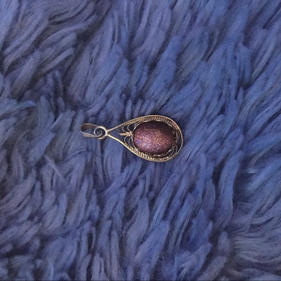 Vintage necklace charm - Picture 1 of 3